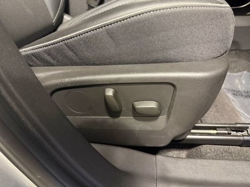 Certified 2023 Buick Envision Essence FWD image 30