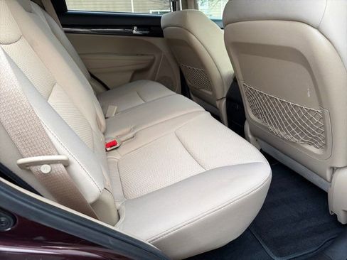 Used 2011 Kia Sorento LX w/ Convenience Pkg image 8