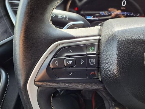 Used 2023 Jeep Grand Cherokee L Limited w/ Luxury Tech Group II image 13