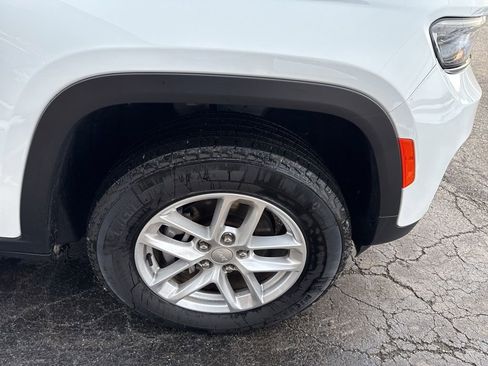 Used 2024 Jeep Grand Cherokee Laredo X image 22
