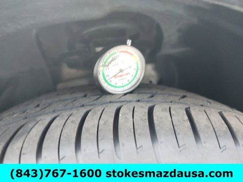 Used 2018 Ford Escape Titanium w/ Ford Safe & Smart Package image 32