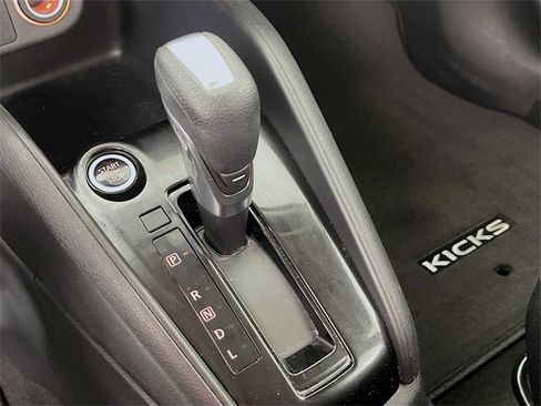 Used 2022 Nissan Kicks S image 17