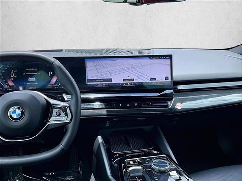 Used 2026 BMW 530i RWD image 8