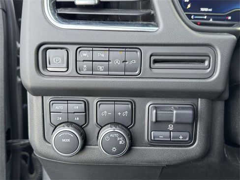 Used 2022 Chevrolet Tahoe RST w/ Luxury Package image 10