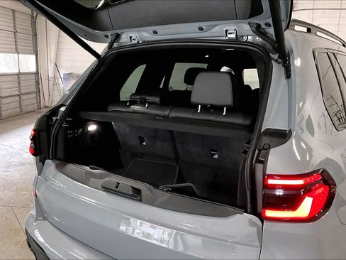 Used 2026 BMW X7 xDrive40i AWD/4WD image 33