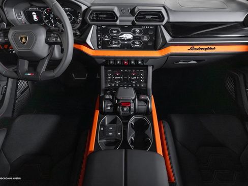 Used 2025 Lamborghini Urus SE image 30