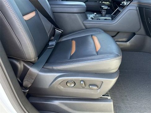 Used 2024 GMC Sierra 1500 AT4 w/ Technology Package image 14