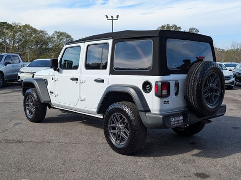 Used 2024 Jeep Wrangler Sport S image 7