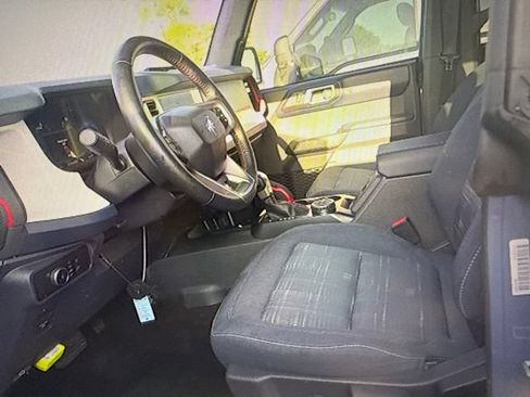 Used 2025 Ford Bronco Heritage Edition AWD/4WD image 6