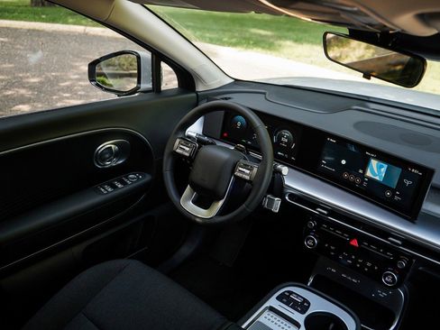 New 2026 Hyundai Ioniq 9 SE AWD/4WD image 14