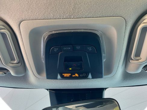 Used 2025 Toyota Corolla LE image 15