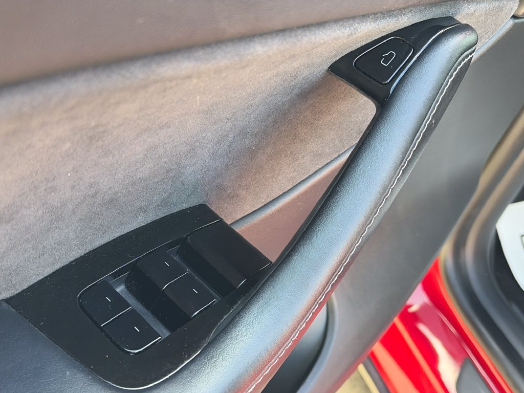 Used 2021 Tesla Model Y Long Range AWD/4WD image 11