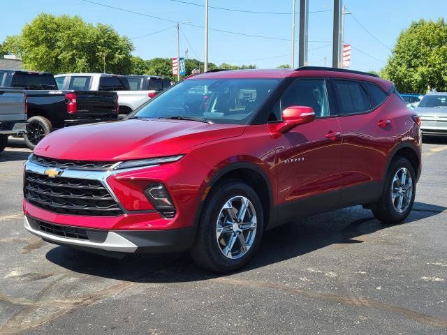 Used 2024 Chevrolet Blazer LT FWD image 4