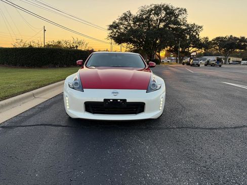 Used 2020 Nissan 370Z Coupe RWD image 11