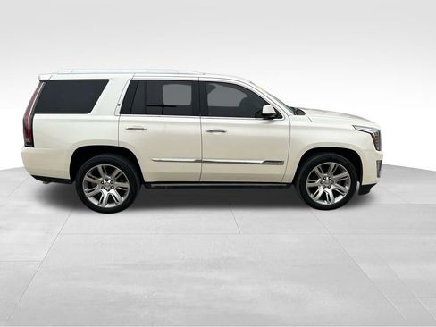 Used 2015 Cadillac Escalade Premium image 7