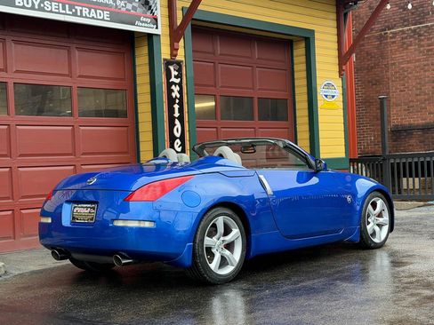 Used 2006 Nissan 350Z Touring image 14