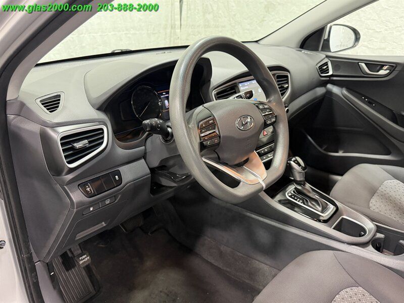 Used 2018 Hyundai Ioniq Blue FWD image 3