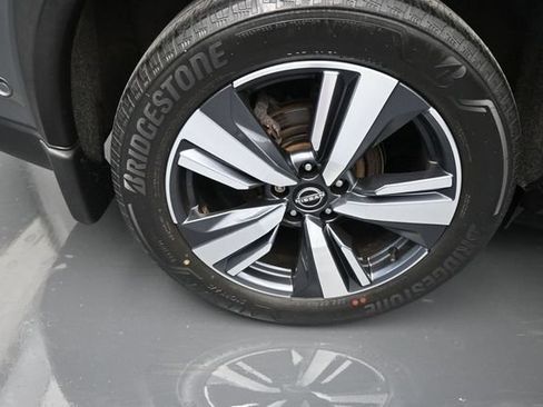 Used 2023 Nissan Rogue Platinum AWD/4WD image 13