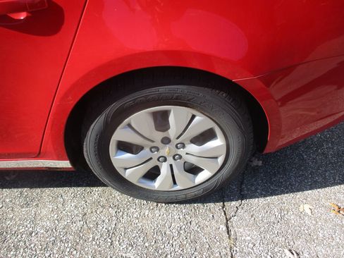 Used 2014 Chevrolet Cruze LS image 6