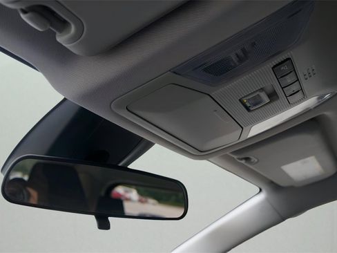 Used 2021 Toyota RAV4 LE image 28