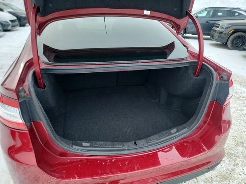 Used 2016 Ford Fusion SE w/ Equipment Group 202A image 22