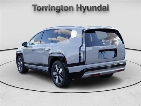 New 2026 Hyundai Ioniq 9 SEL image 5