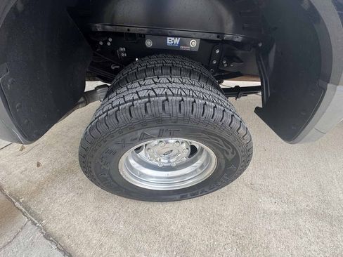 Used 2022 Ford F350 Lariat w/ Lariat Ultimate Package AWD/4WD image 32