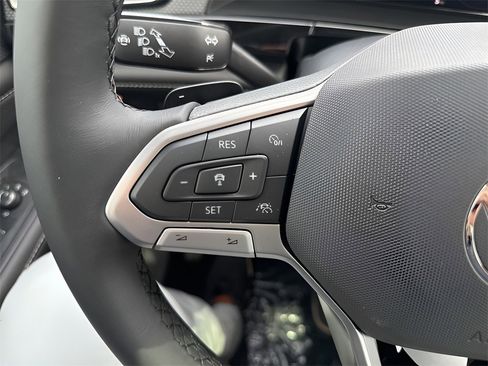 New 2026 Volkswagen Atlas Cross Sport SEL Premium R-Line image 20