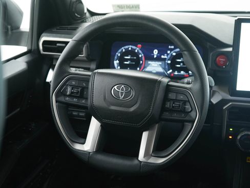 Used 2025 Toyota 4Runner TRD Off-Road Premium AWD/4WD image 14