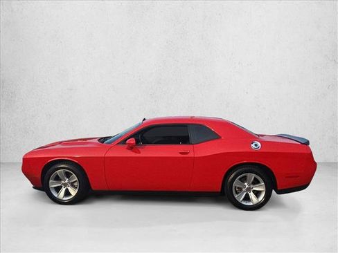 Used 2023 Dodge Challenger SXT RWD image 9