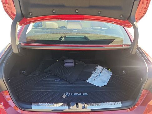 Used 2025 Lexus ES 300h w/ Premium Package image 28