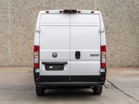 Used 2023 RAM ProMaster 2500 FWD image 9