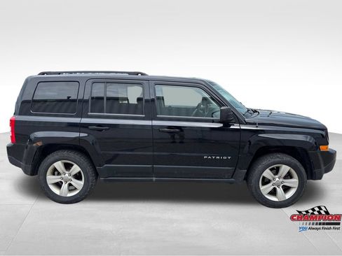Used 2012 Jeep Patriot Latitude w/ Sun/Sound Group AWD/4WD image 5