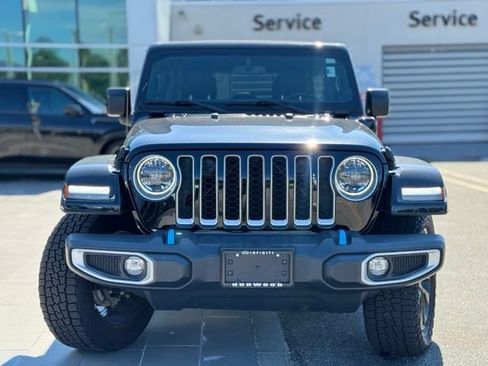 Used 2023 Jeep Wrangler Unlimited Sahara w/ Cold Weather Group AWD/4WD image 9