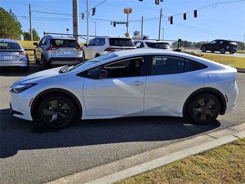 New 2026 Toyota Prius SE image 4