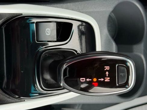 Used 2017 Chevrolet Bolt Premier w/ Driver Confidence II Package image 30