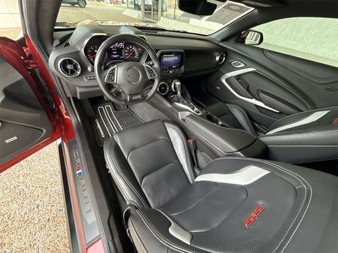 Certified 2022 Chevrolet Camaro SS image 20