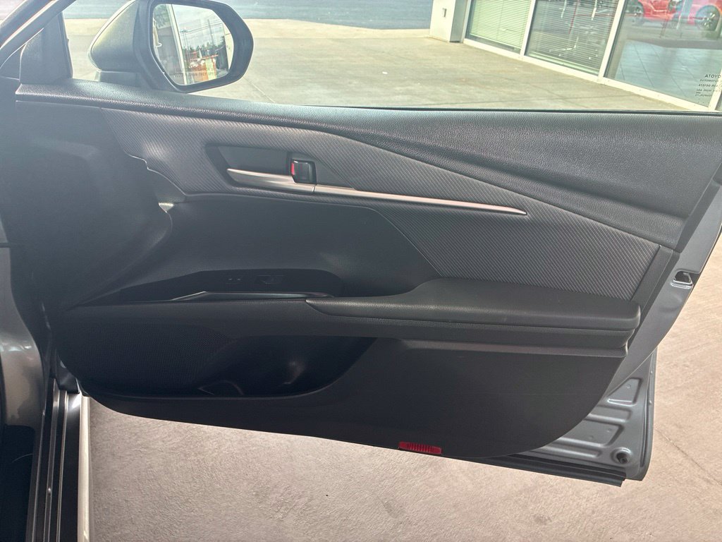 Used 2025 Toyota Camry SE FWD image 33