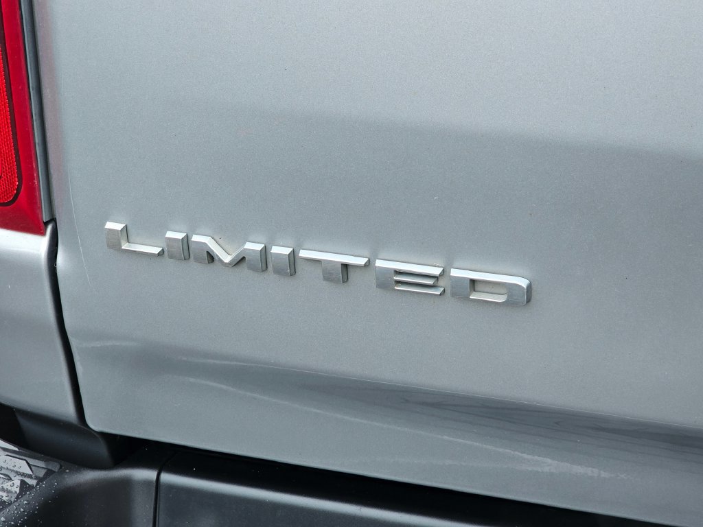 Used 2019 RAM 1500 Limited w/ Advanced Safety Group AWD/4WD image 13