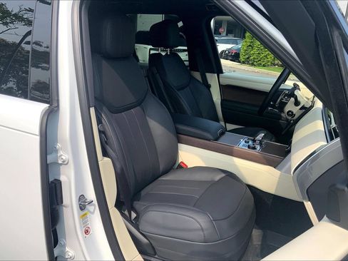 Used 2023 Land Rover Range Rover SE AWD/4WD image 8