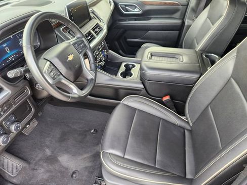 Used 2024 Chevrolet Tahoe Premier AWD/4WD image 3