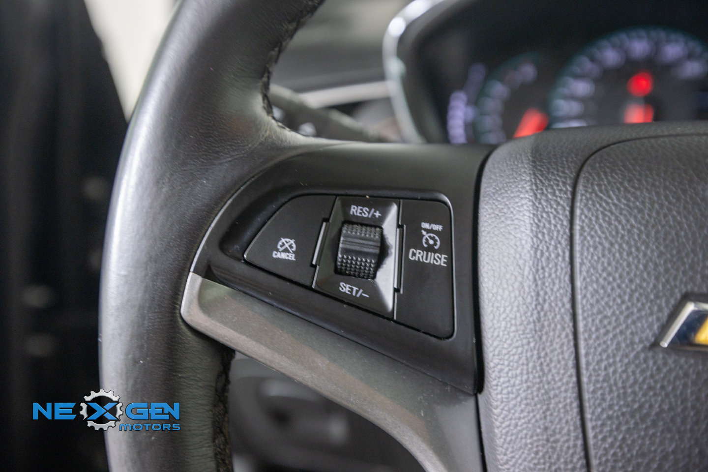 Used 2022 Chevrolet Trax LT w/ Midnight Edition AWD/4WD image 15