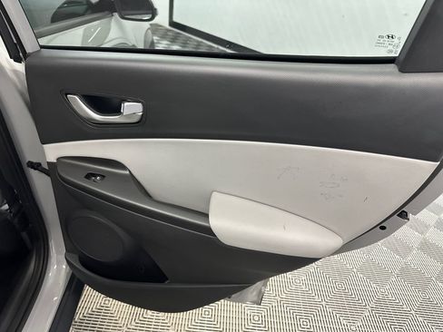 Used 2023 Hyundai Kona Limited w/ Cargo Package FWD image 17