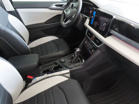 New 2025 Volkswagen Taos SEL image 26