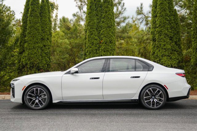 Used 2024 BMW i7 xDrive60 AWD/4WD image 5