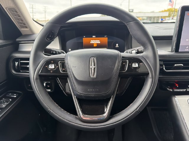 Used 2024 Lincoln Aviator AWD image 17