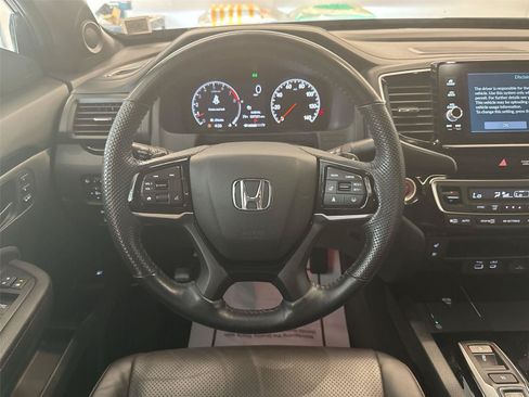 Used 2025 Honda Ridgeline Black Edition image 11