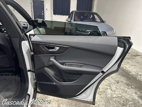Used 2019 Audi Q8 Premium Plus w/ Premium Plus AWD/4WD image 22