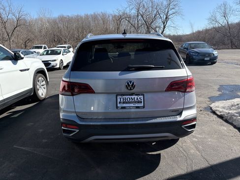 Used 2023 Volkswagen Taos SEL image 5