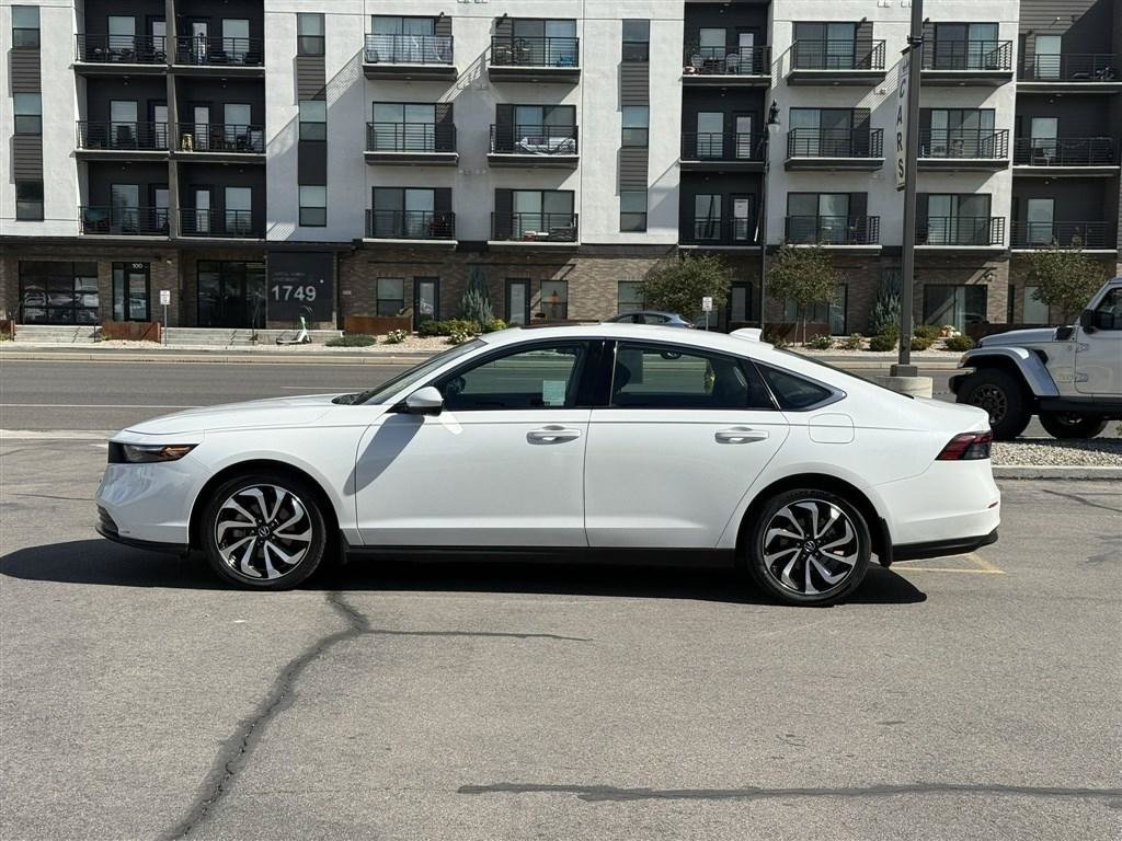 Used 2024 Honda Accord EX image 4